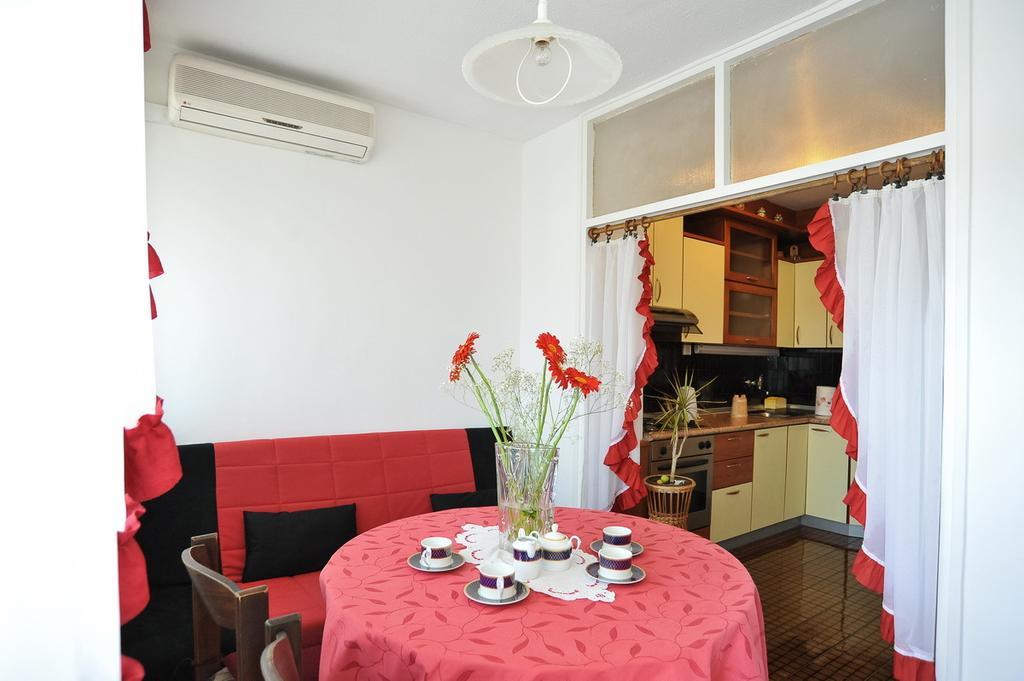 Sunny Apartment زادار الغرفة الصورة